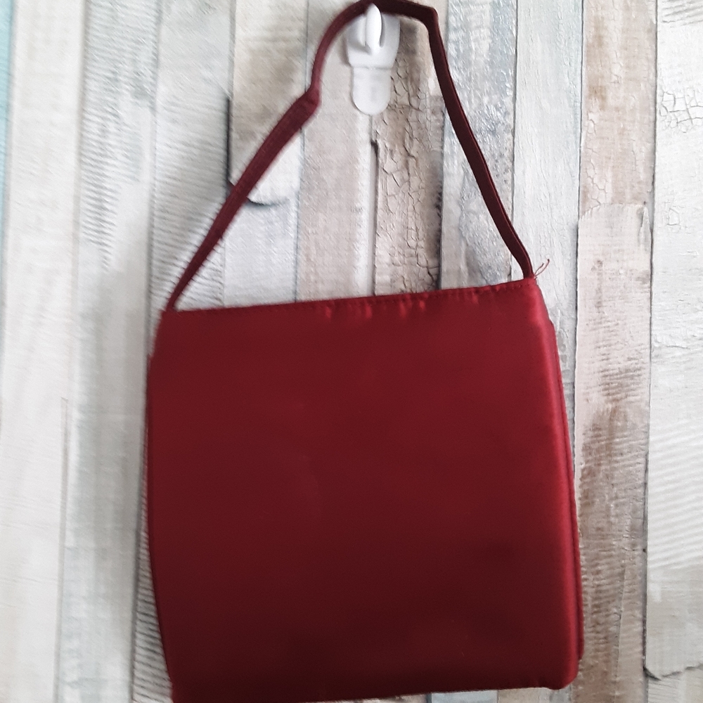 Red clutch - Picture 3 of 3